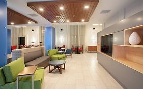Holiday Inn Express & Suites Phoenix Glendale Dist By Ihg